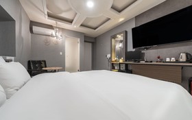Ilsan Wainscot Hotel