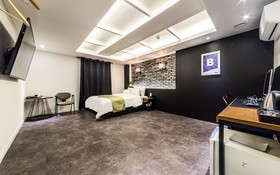 Sanbon Hotel in Cafe