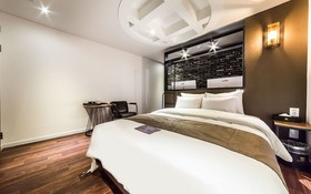 Sanbon Hotel in Cafe