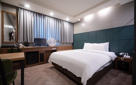 Guri Elin Hotel
