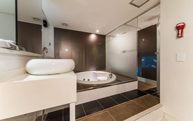 Hanam Lucy Hotel