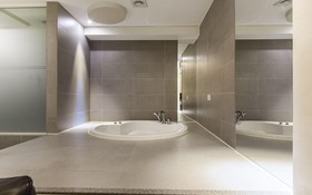Hanam Lucy Hotel