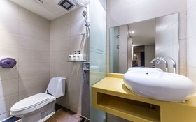 Hanam Lucy Hotel