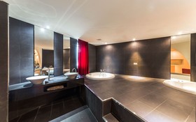 Hanam Lucy Hotel