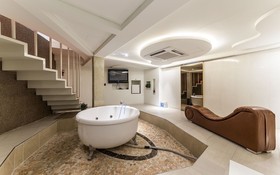 Hanam Lucy Hotel