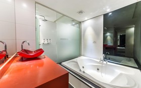 Hanam Lucy Hotel