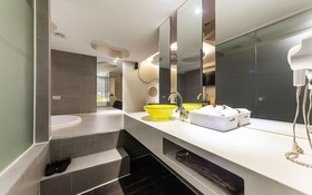 Hanam Lucy Hotel