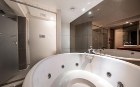 Hanam Lucy Hotel
