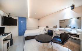 Hanam Lucy Hotel