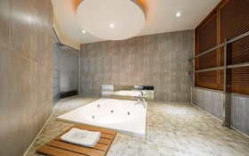 Chelsea The Premium Hotel