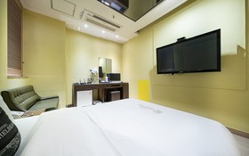 Chelsea The Premium Hotel