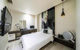 Chelsea The Premium Hotel