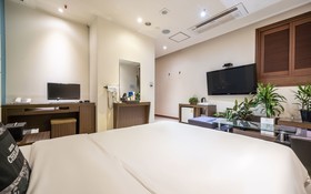 Chelsea The Premium Hotel