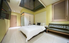 Chelsea The Premium Hotel