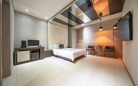 Chelsea The Premium Hotel