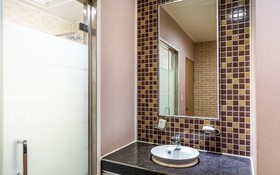 Chelsea The Premium Hotel