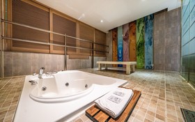 Chelsea The Premium Hotel