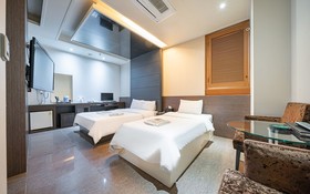 Chelsea The Premium Hotel