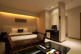 Chelsea The Premium Hotel