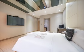 Chelsea The Premium Hotel