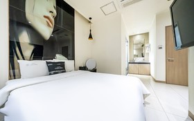Chelsea The Premium Hotel