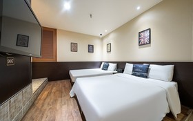Chelsea The Premium Hotel