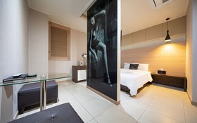 Chelsea The Premium Hotel