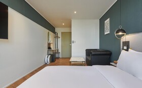Dongtan Station Obut Hotel