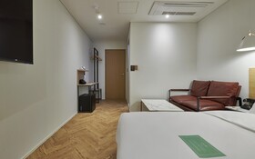 Dongtan Station Obut Hotel