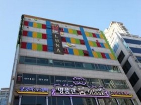 Goodstay Luna Hotel