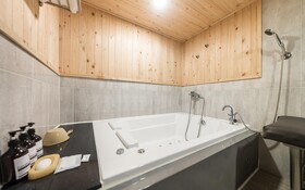 Hwaseong Wolmun Lavender Onchen Hotel