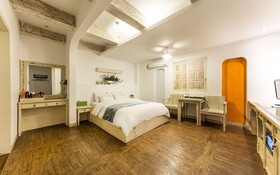 Hwaseong Wolmun Lavender Onchen Hotel