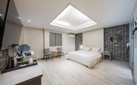 Hwaseong Wolmun Lavender Onchen Hotel