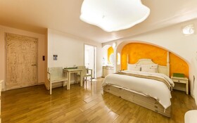 Hwaseong Wolmun Lavender Onchen Hotel
