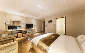 Hwaseong Wolmun Lavender Onchen Hotel