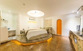 Hwaseong Wolmun Lavender Onchen Hotel