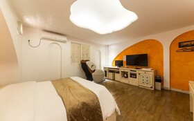 Hwaseong Wolmun Lavender Onchen Hotel