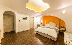 Hwaseong Wolmun Lavender Onchen Hotel