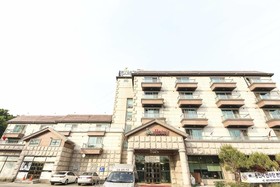 Jes Hot Springs Hotel