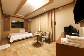 Jes Hot Springs Hotel