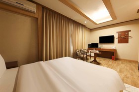 Jes Hot Springs Hotel