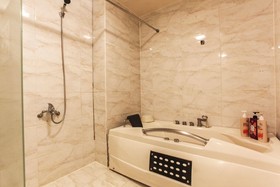 Jes Hot Springs Hotel