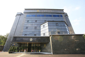 Gold Hotel