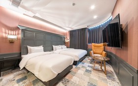 Namyangju Ninestone Hotel