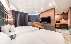 Namyangju Ninestone Hotel