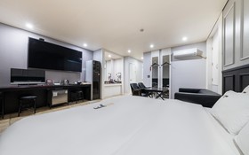 Pyeongtaek Gallery Hotel