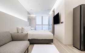 Pyeongtaek La Seine Tourist Hotel