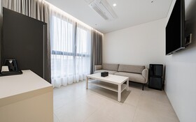 Pyeongtaek La Seine Tourist Hotel