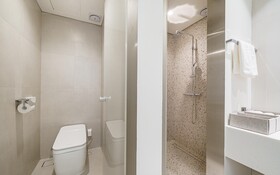 Pyeongtaek La Seine Tourist Hotel