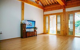 Yangju Solnaeum Hanok Pension